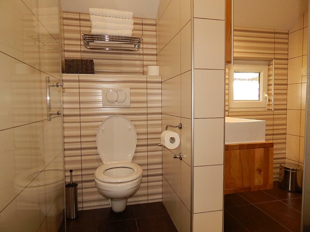 Studio Apartman Lakasa Раковица Экстерьер фото