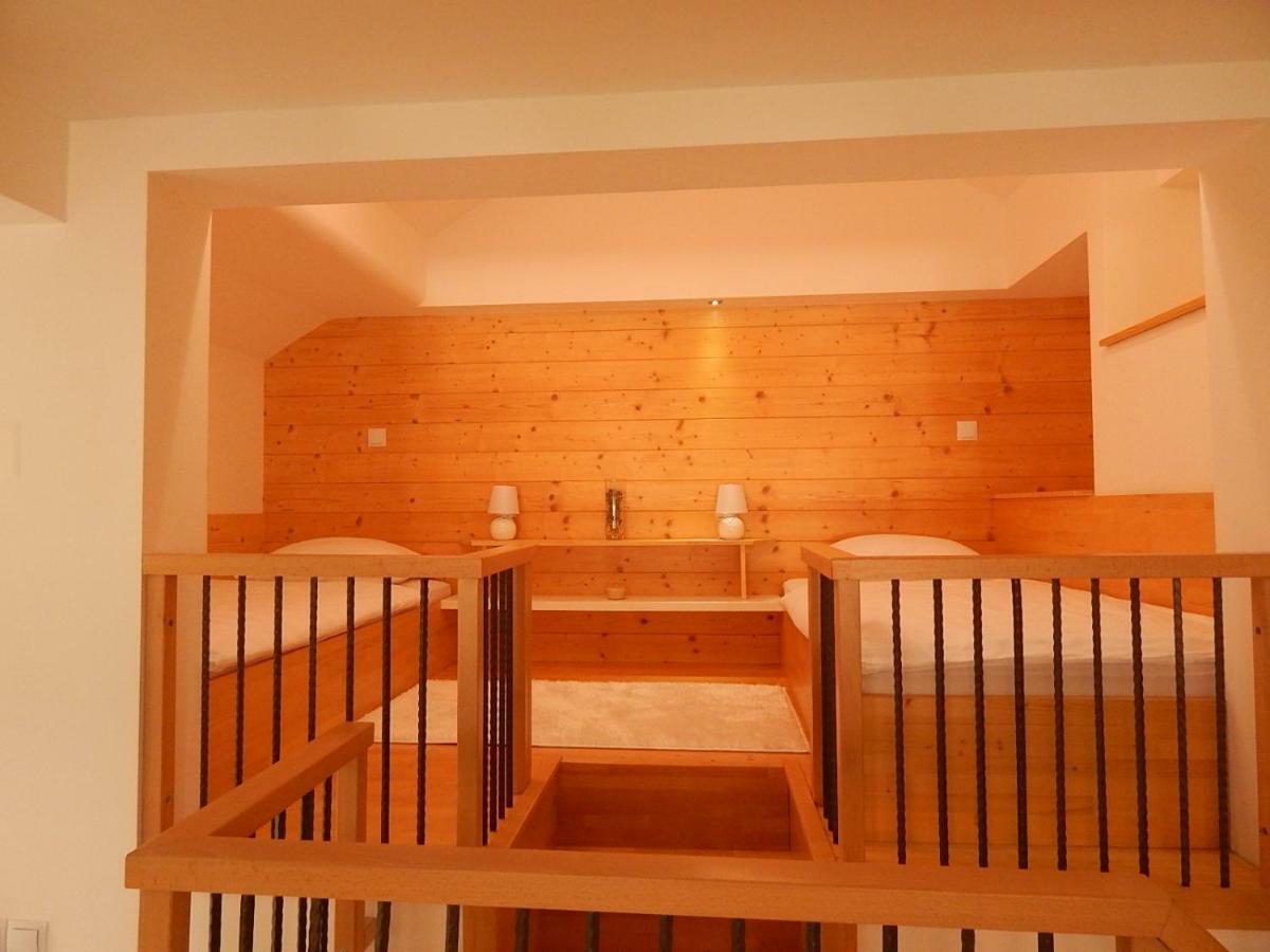Studio Apartman Lakasa Раковица Экстерьер фото
