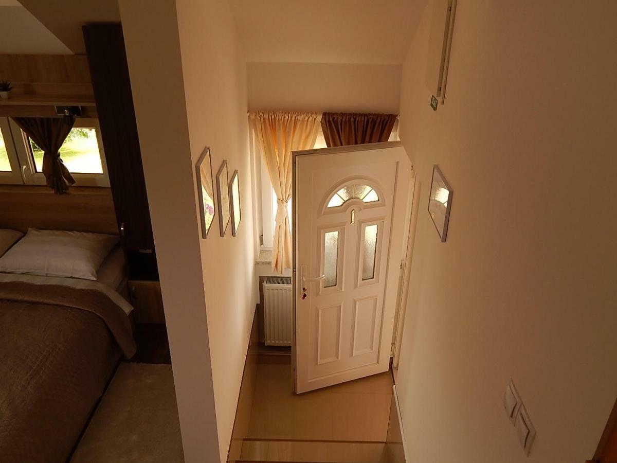 Studio Apartman Lakasa Раковица Экстерьер фото